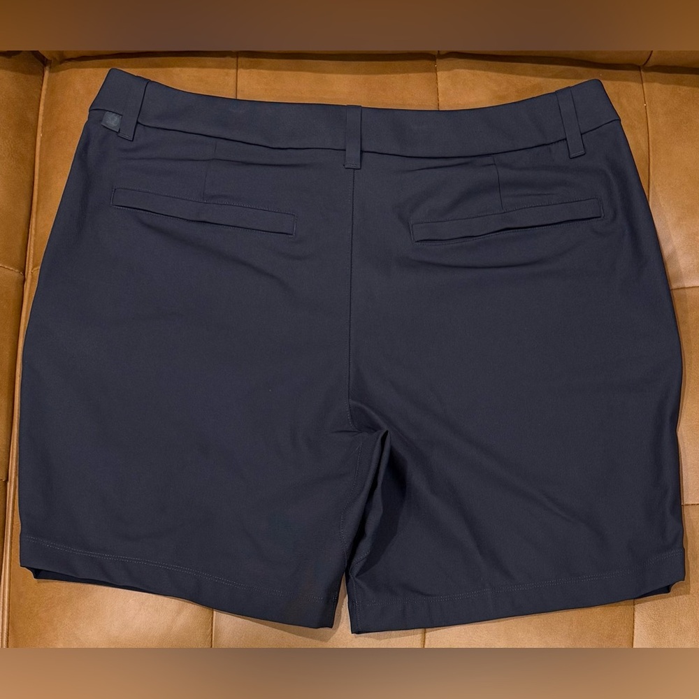 Lululemon Men’s ABC Classic-Fit Short 7” Warpstreme, Charcoal Color, 36 in - Picture 2 of 4